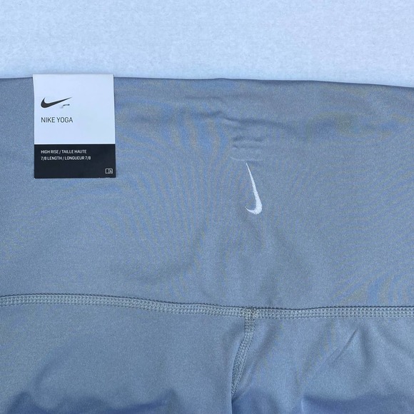 Nike Yoga Gray Rainbow High Waisted 7/8 Skinny Workout Silver Legging NEW S - Picture 3 of 13